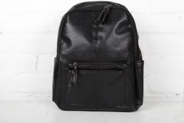 Mochila urbana negra